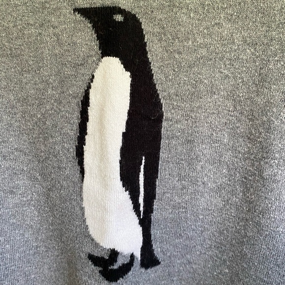 Jones New York Signature Penguin Sweater Size Medium - Picture 3 of 4
